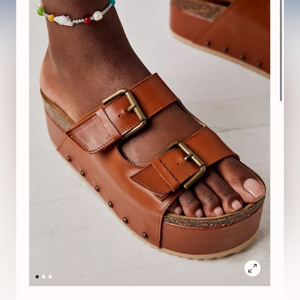 INTENTIONALLY BLANK Tan Leather Double-Buckle Platform Slides